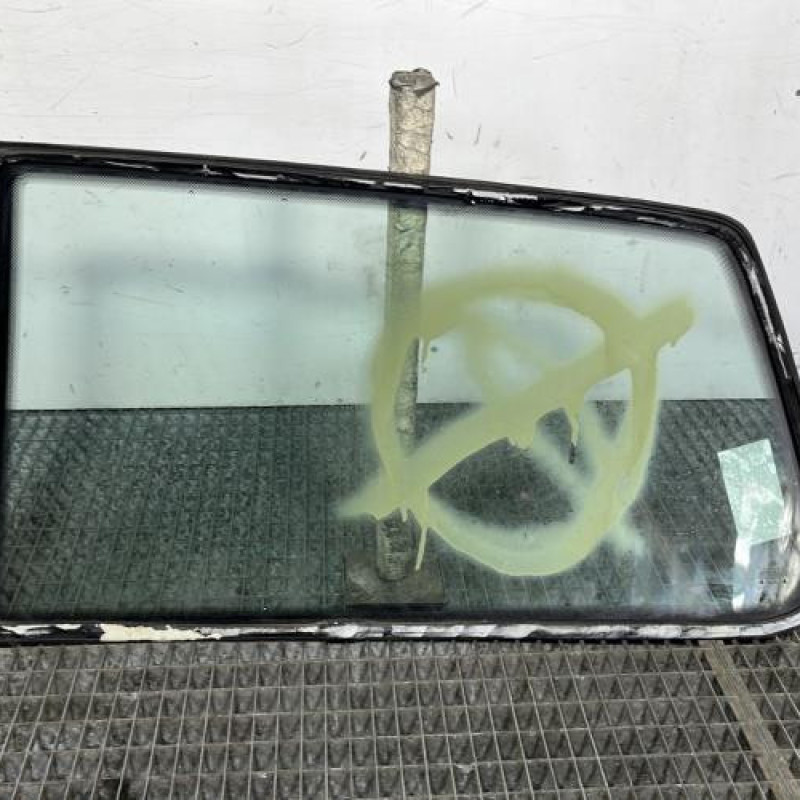 Custode arriere droit VOLKSWAGEN GOLF 4 Photo n°4