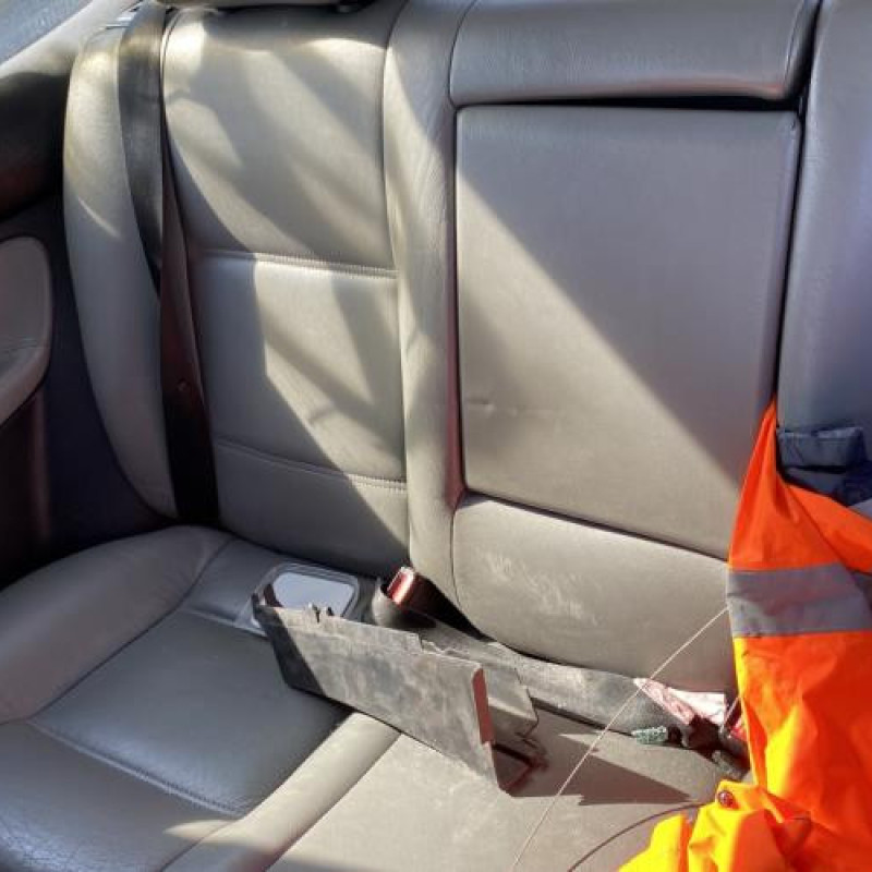 Custode arriere droit VOLKSWAGEN GOLF 4 Photo n°16