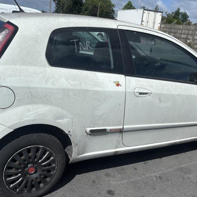 Aile avant gauche FIAT GRANDE PUNTO Photo n°10