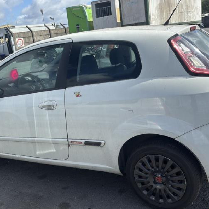 Aile avant gauche FIAT GRANDE PUNTO Photo n°11