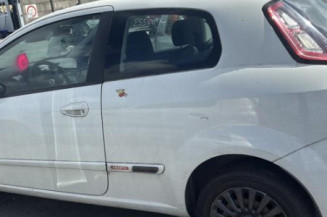 Vitre avant droit FIAT GRANDE PUNTO