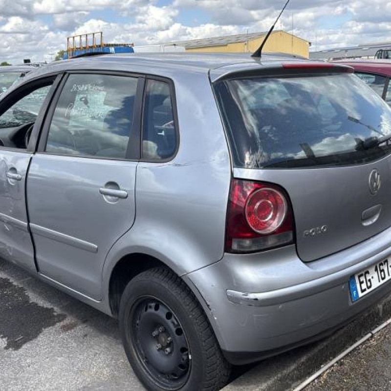 Calandre VOLKSWAGEN POLO 4 Photo n°8