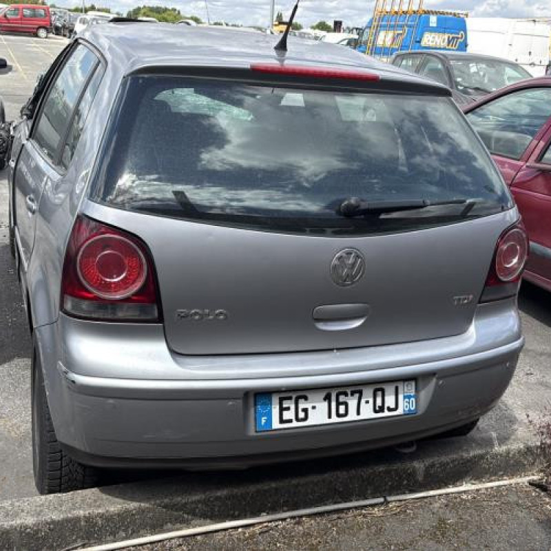 Calandre VOLKSWAGEN POLO 4 Photo n°9