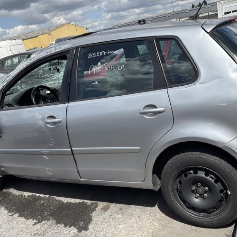 Calandre VOLKSWAGEN POLO 4 Photo n°10