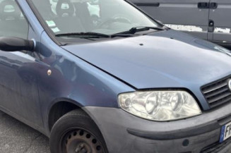 Vitre avant droit FIAT PUNTO 2