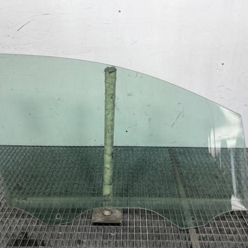Vitre avant gauche VOLKSWAGEN TOURAN 3 Photo n°6