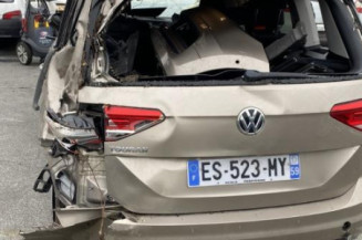 Vitre avant gauche VOLKSWAGEN TOURAN 3