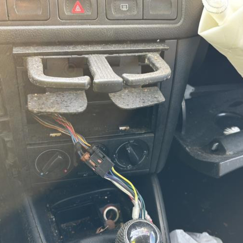 Custode arriere droit (porte) VOLKSWAGEN GOLF 4 Photo n°18