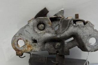 Fermeture de capot PEUGEOT 106