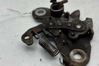 Fermeture de capot PEUGEOT 106