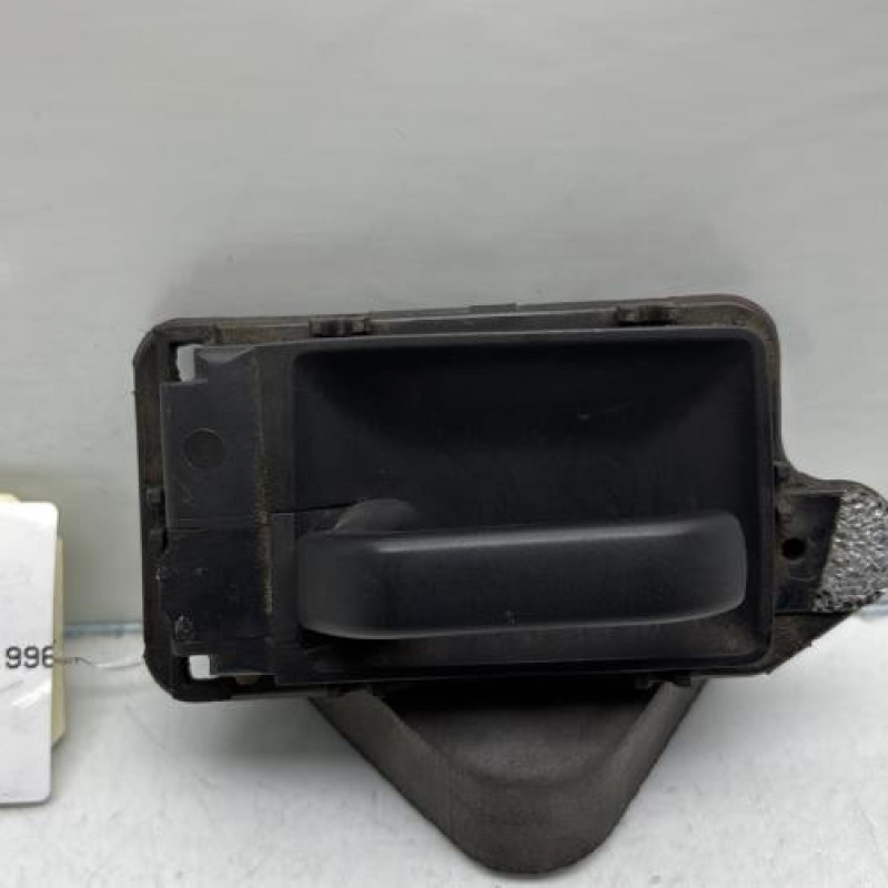 Poignee interieur arriere gauche PEUGEOT 106 Photo n°1