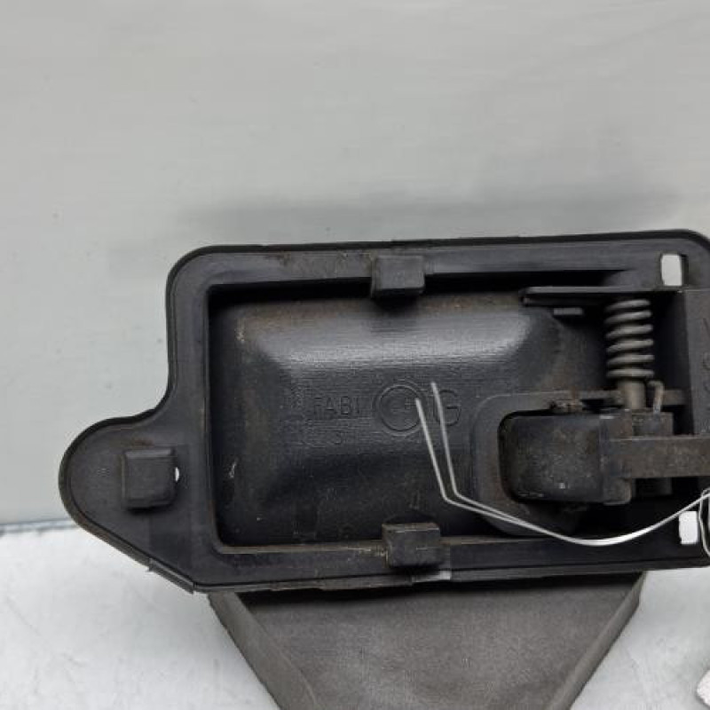 Poignee interieur arriere gauche PEUGEOT 106 Photo n°2