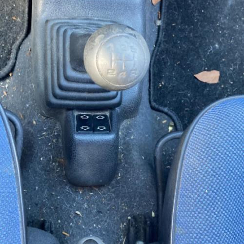 Poignee interieur avant droit PEUGEOT 106 Photo n°19