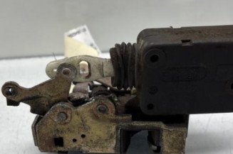 Serrure arriere gauche PEUGEOT 106