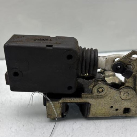 Serrure avant droit PEUGEOT 106