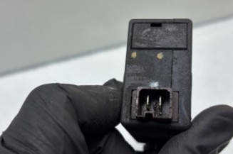 Serrure avant droit PEUGEOT 106