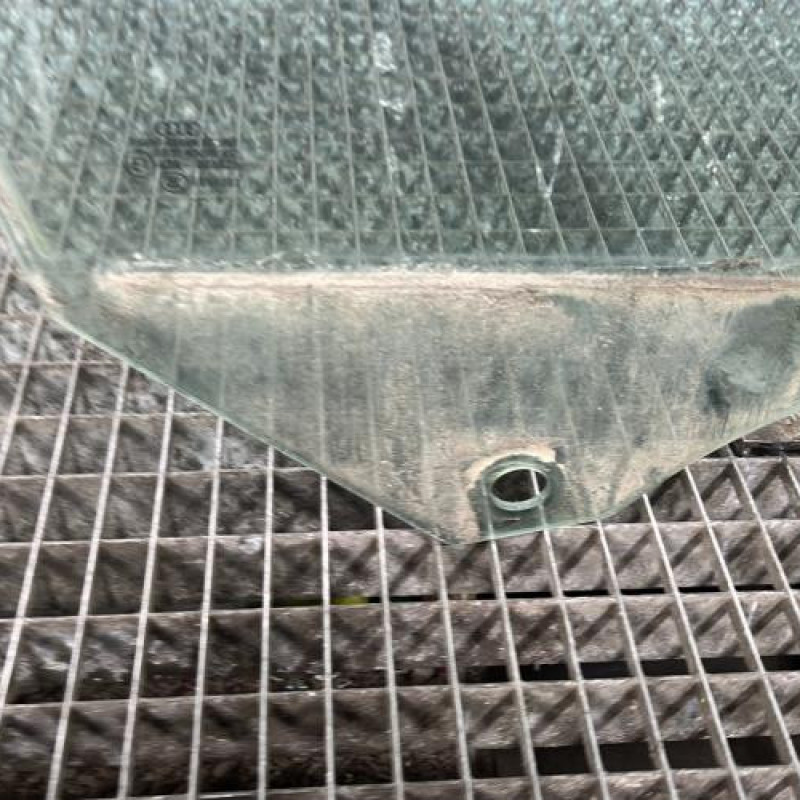 Vitre avant droit AUDI A3 2 Photo n°4