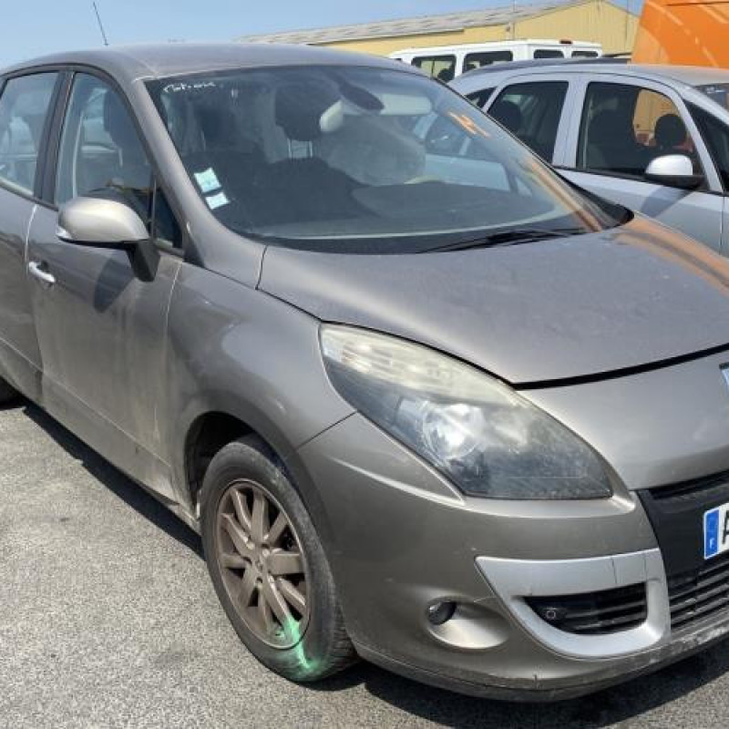 Anti brouillard gauche (feux) RENAULT SCENIC 3 Photo n°6