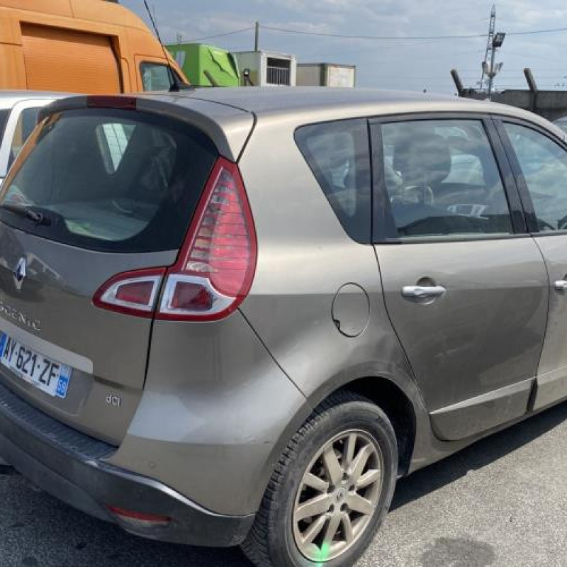 Anti brouillard gauche (feux) RENAULT SCENIC 3 Photo n°7