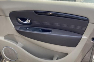 Anti brouillard gauche (feux) RENAULT SCENIC 3