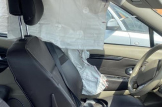 Anti brouillard gauche (feux) RENAULT SCENIC 3