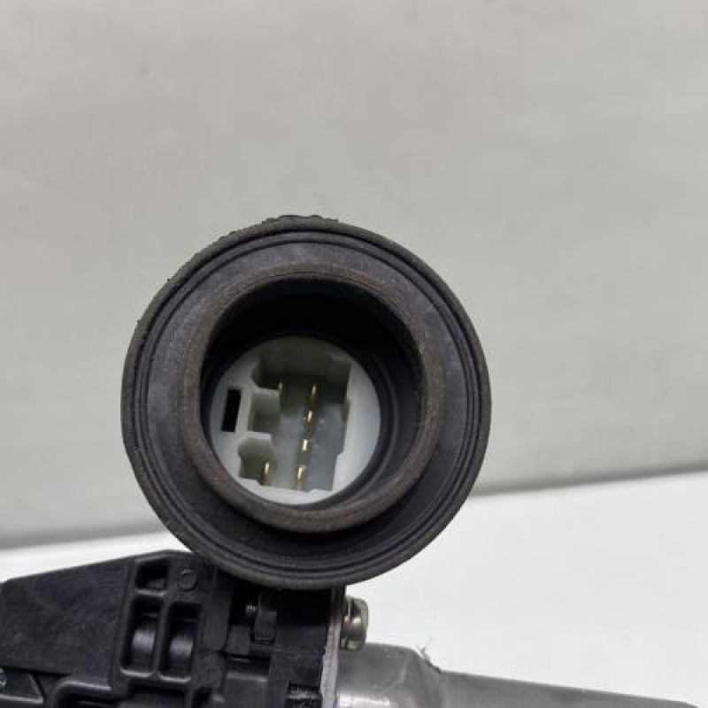 Leve vitre electrique arriere gauche TOYOTA YARIS 3 Photo n°3
