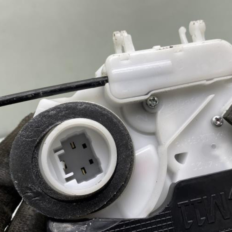 Serrure arriere gauche TOYOTA YARIS 3 Photo n°5
