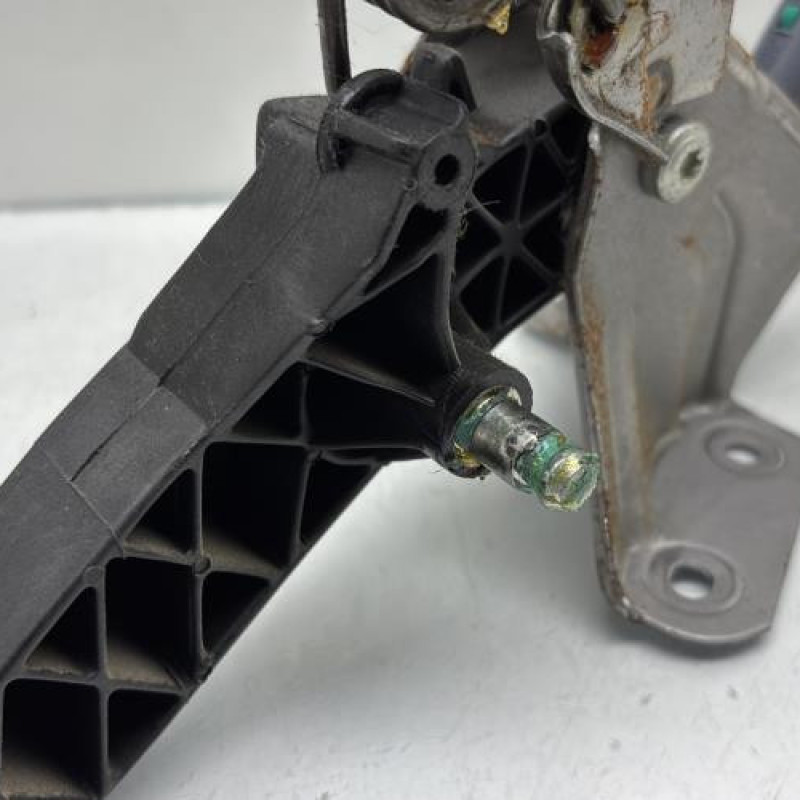 Pedale d'embrayage RENAULT KANGOO 2 Photo n°4