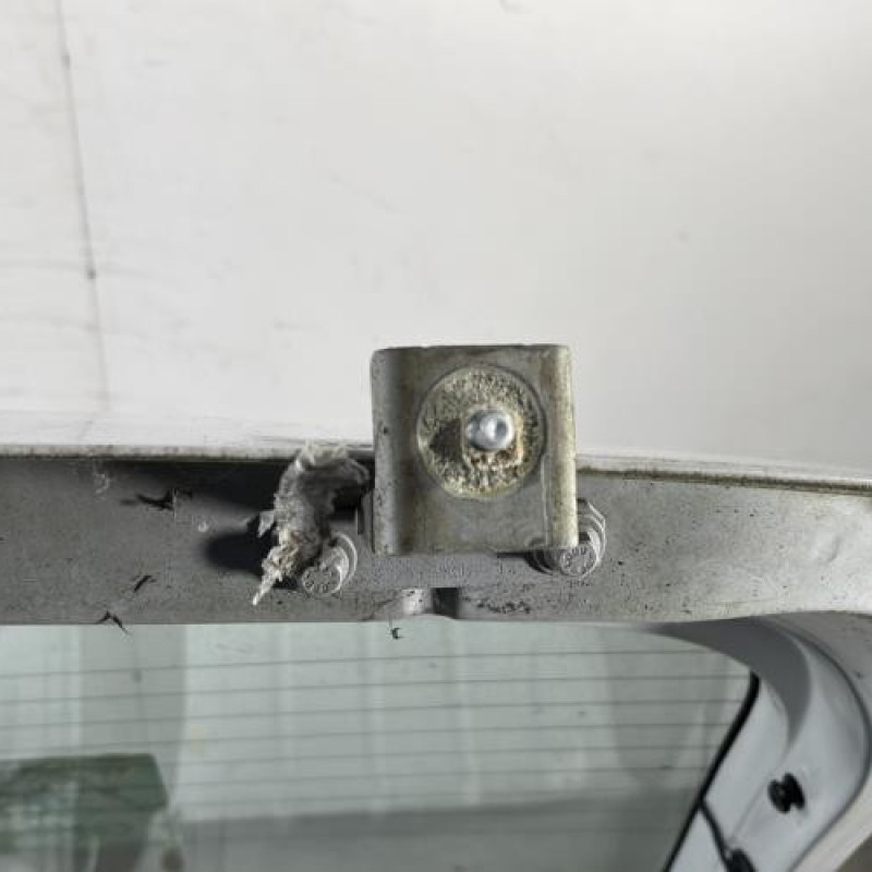 Malle/Hayon arriere DACIA SANDERO 1 Photo n°6