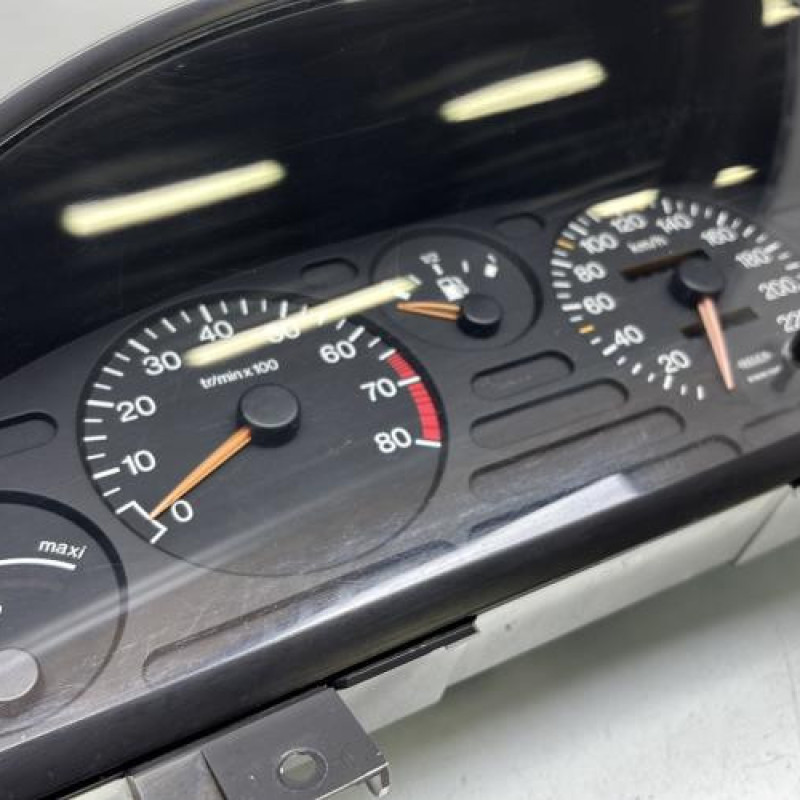 Compteur PEUGEOT 405 Photo n°2