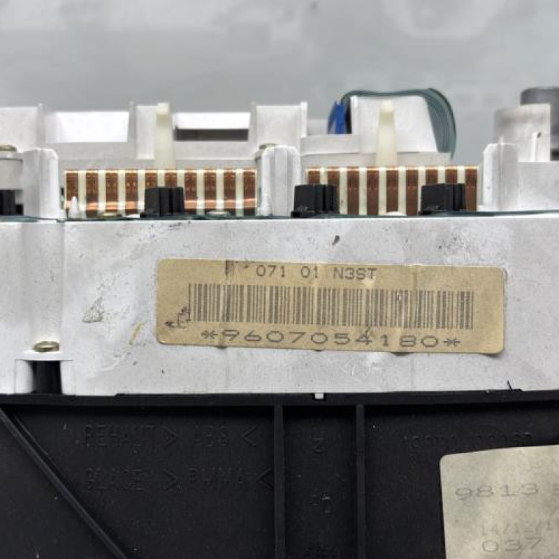 Compteur PEUGEOT 405 Photo n°7