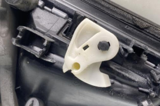 Poignee porte arriere droit RENAULT CLIO 4