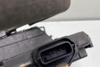 Serrure arriere droit RENAULT CLIO 4