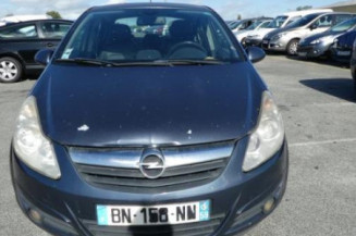 Feu arriere principal gauche (feux) OPEL CORSA D