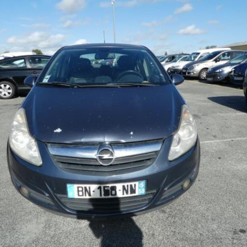 Feu arriere principal gauche (feux) OPEL CORSA D Photo n°4