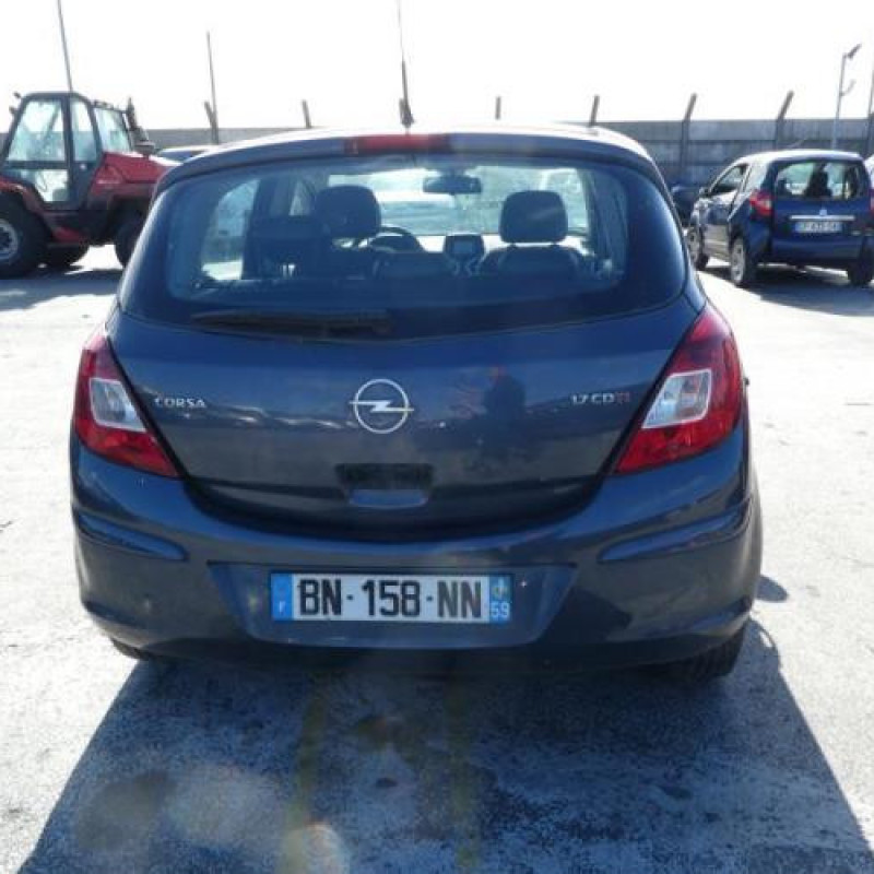 Feu arriere principal gauche (feux) OPEL CORSA D Photo n°5