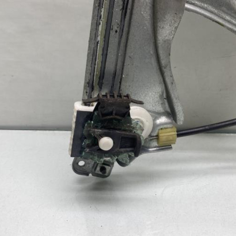Leve vitre electrique avant droit RENAULT CLIO 3 Photo n°4