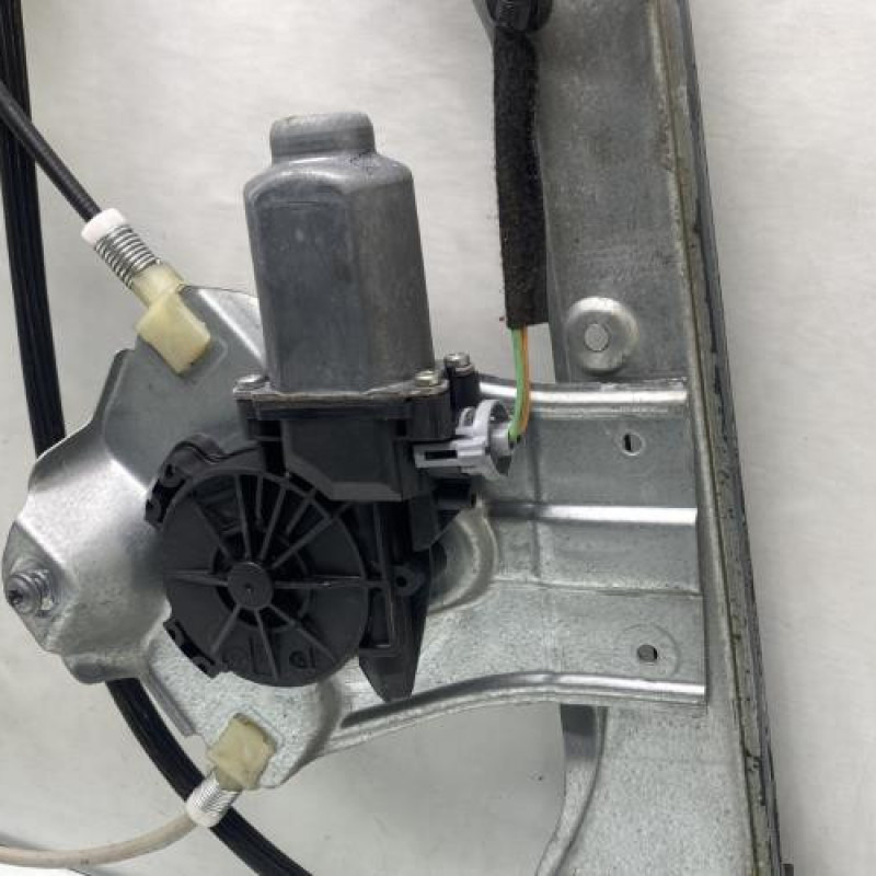 Leve vitre electrique avant droit RENAULT CLIO 3 Photo n°7