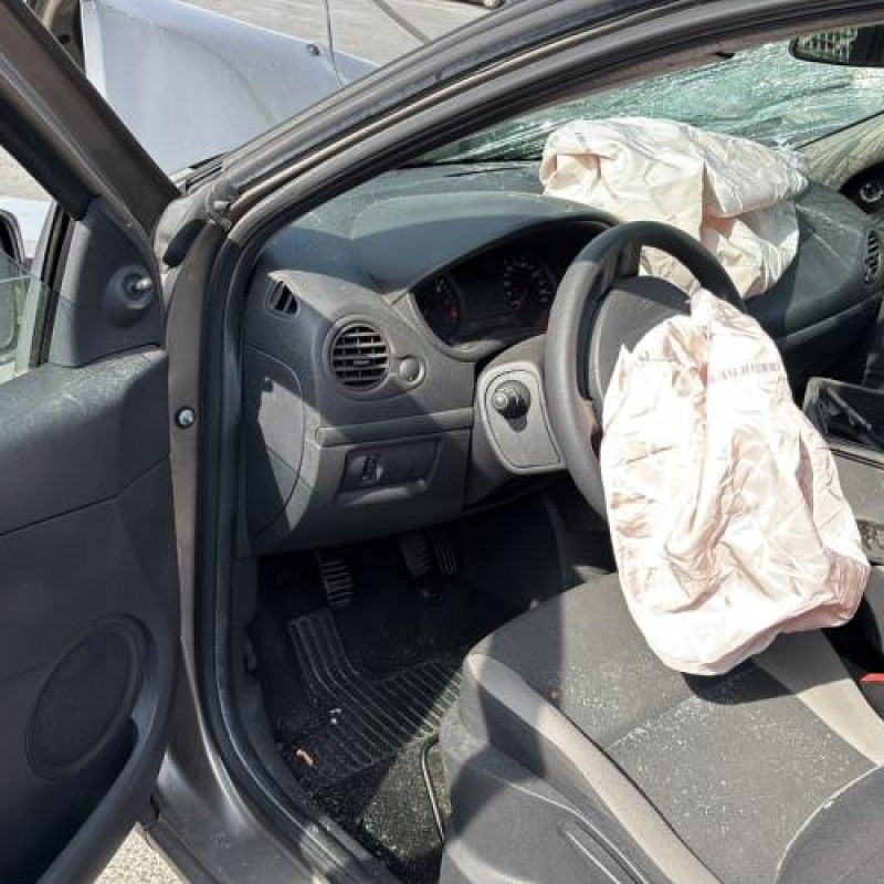 Leve vitre electrique avant droit RENAULT CLIO 3 Photo n°18