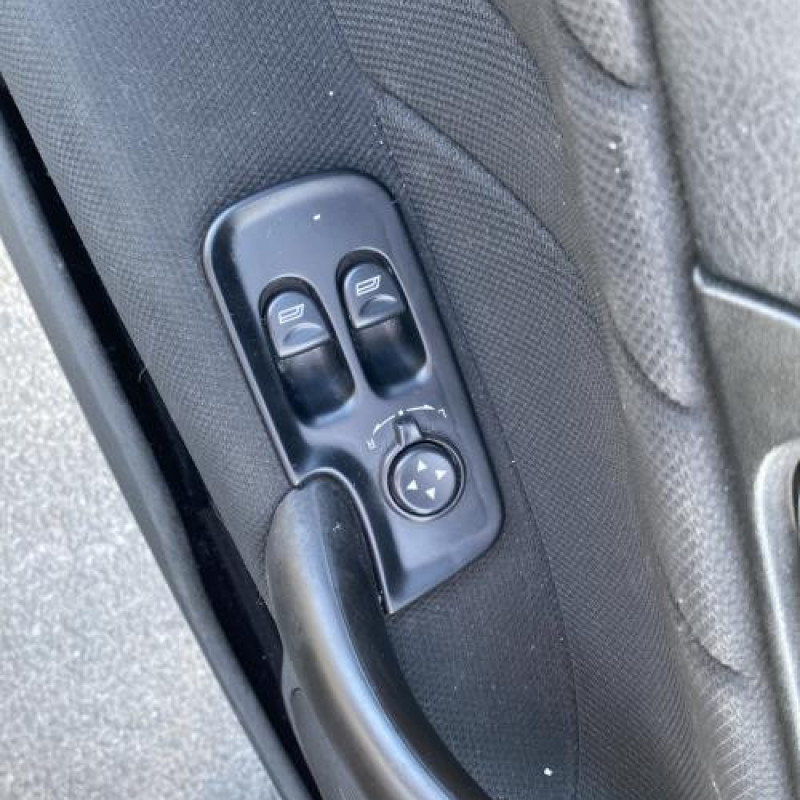 Feu arriere principal gauche (feux) ALFA ROMEO 147 Photo n°16