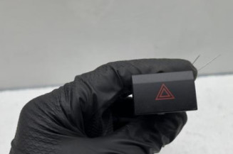 Bouton de warning VOLKSWAGEN POLO 5 Photo n°1