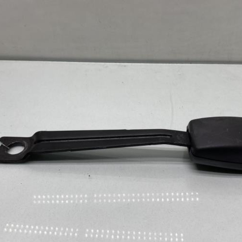 Attache ceinture avant droit TOYOTA YARIS 1 Photo n°1