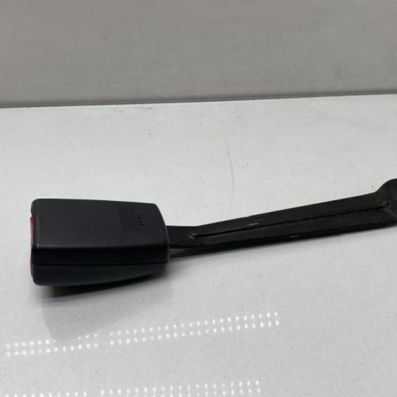 Attache ceinture avant droit TOYOTA YARIS 1 Photo n°4