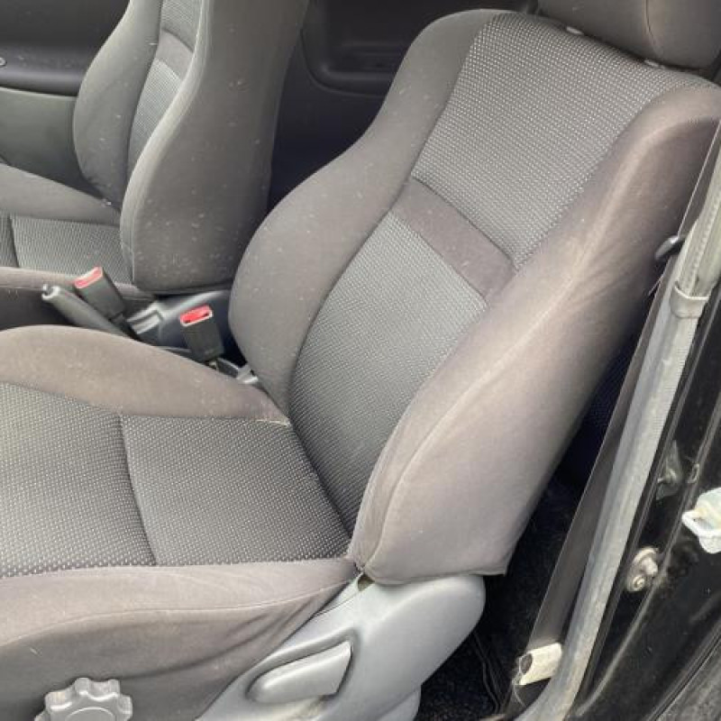 Attache ceinture avant droit TOYOTA YARIS 1 Photo n°14