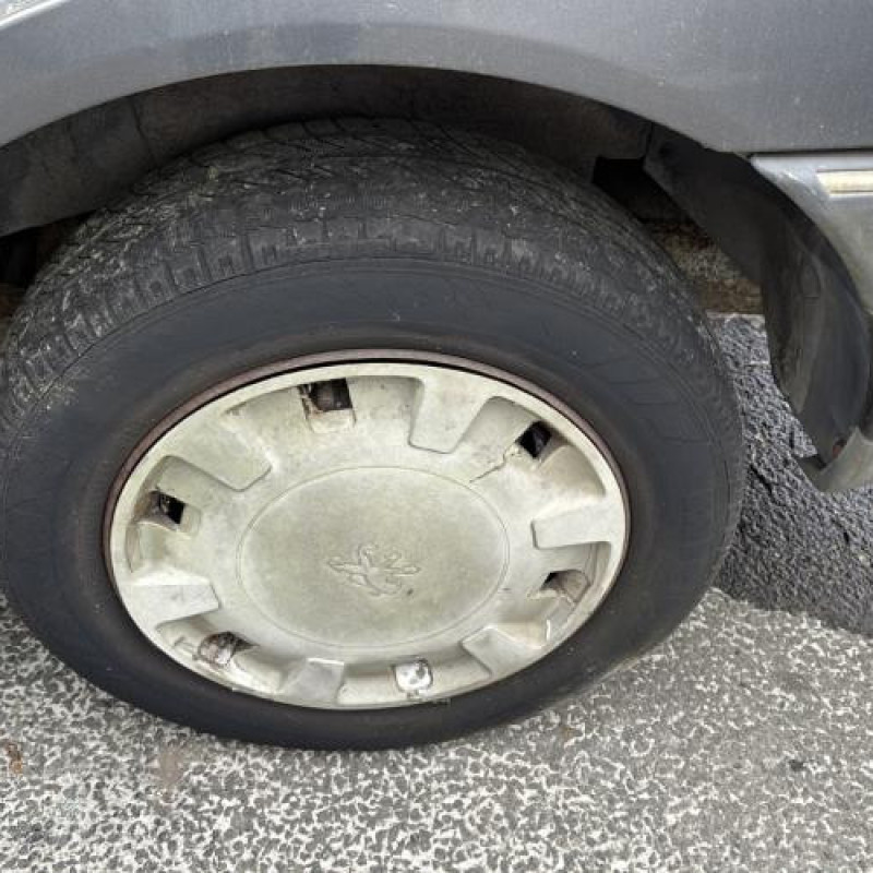 Bouton de warning PEUGEOT 405 Photo n°17