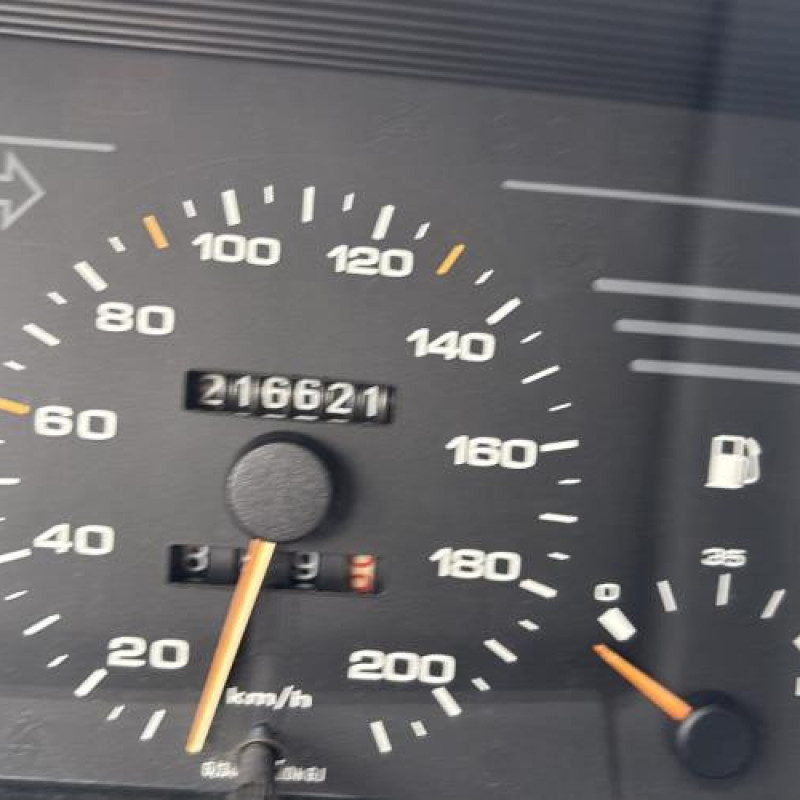 Bouton de warning PEUGEOT 405 Photo n°18