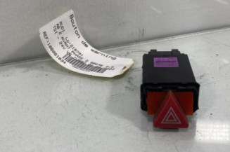 Bouton de warning AUDI A6 2 Photo n°1