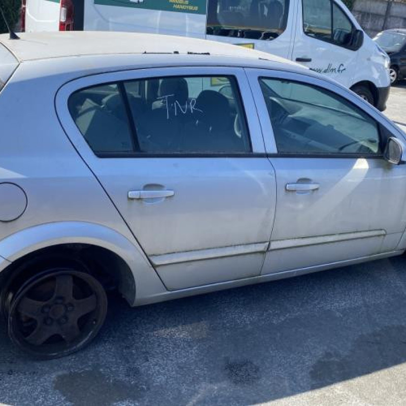 Feu arriere principal gauche (feux) OPEL ASTRA H Photo n°9
