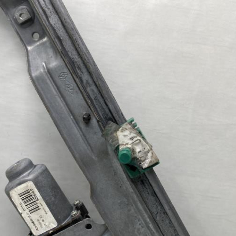 Leve vitre electrique avant gauche RENAULT CLIO 3 Photo n°6