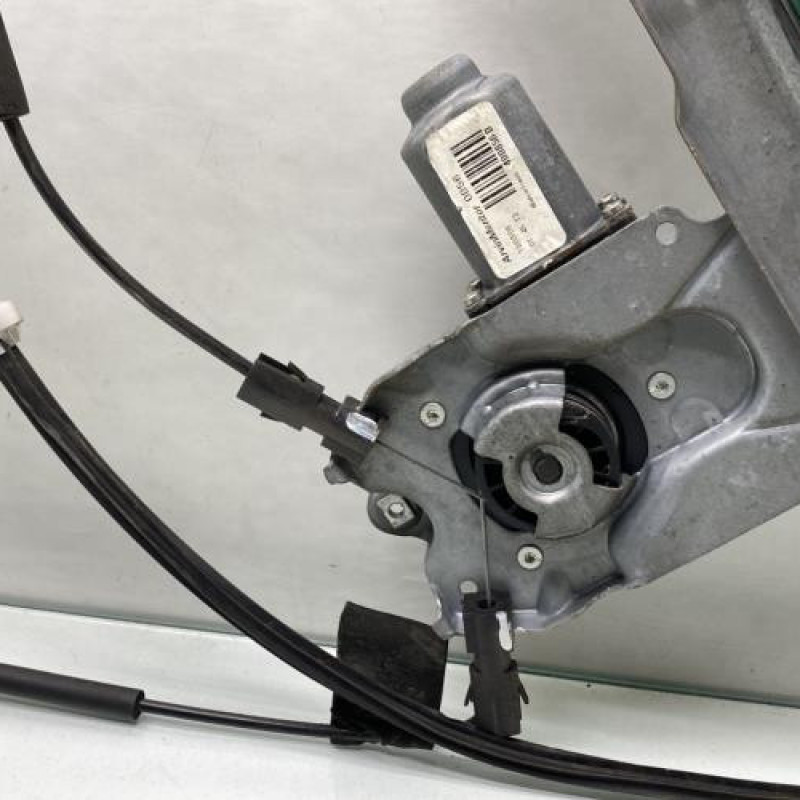 Leve vitre electrique avant gauche RENAULT CLIO 3 Photo n°8